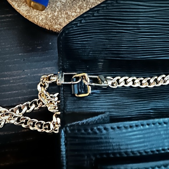 LOUIS VUITTON Epi Pochette Sellier Dragonne with unbranded chain strap NO KEY - Picture 9 of 13